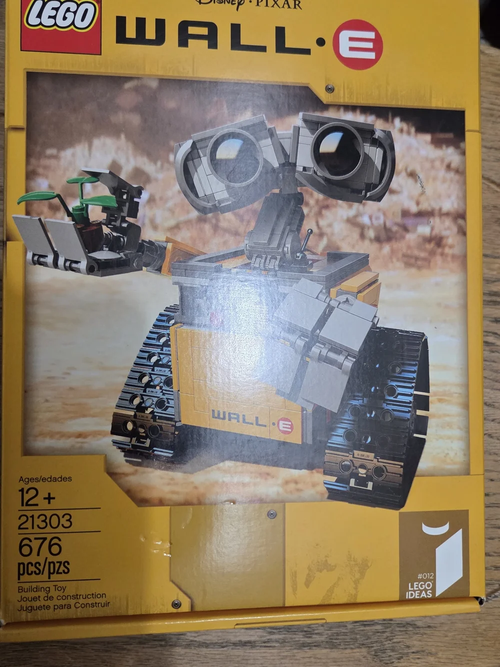 LEGO WALL·E Collectible Build - Yellow and Black